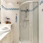 Sunny Cap View Terrace With Sea Views And Aircon דירה