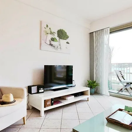 Sunny Cap View Terrace With Sea Views And Aircon Lägenhet