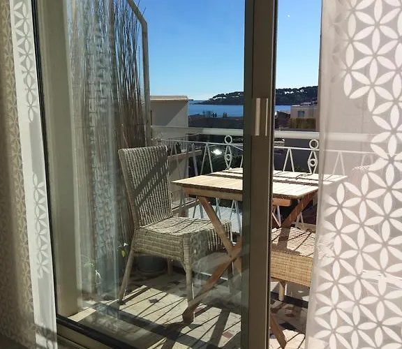 Sunny Cap View Terrace With Sea Views And Aircon Antibes