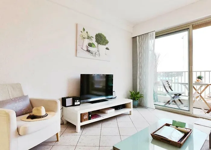 Sunny Cap View Terrace With Sea Views And Aircon Lägenhet